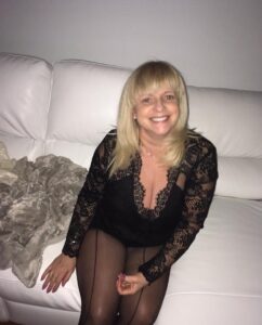 Mature salope du 24 partage nude