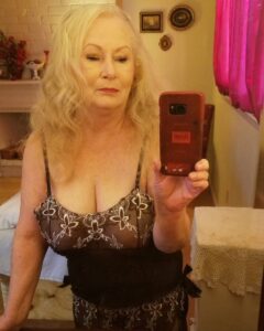 Nude photo cougar chaude du 01