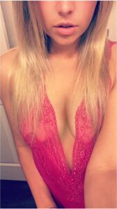 fille nue en live show sexy du 93